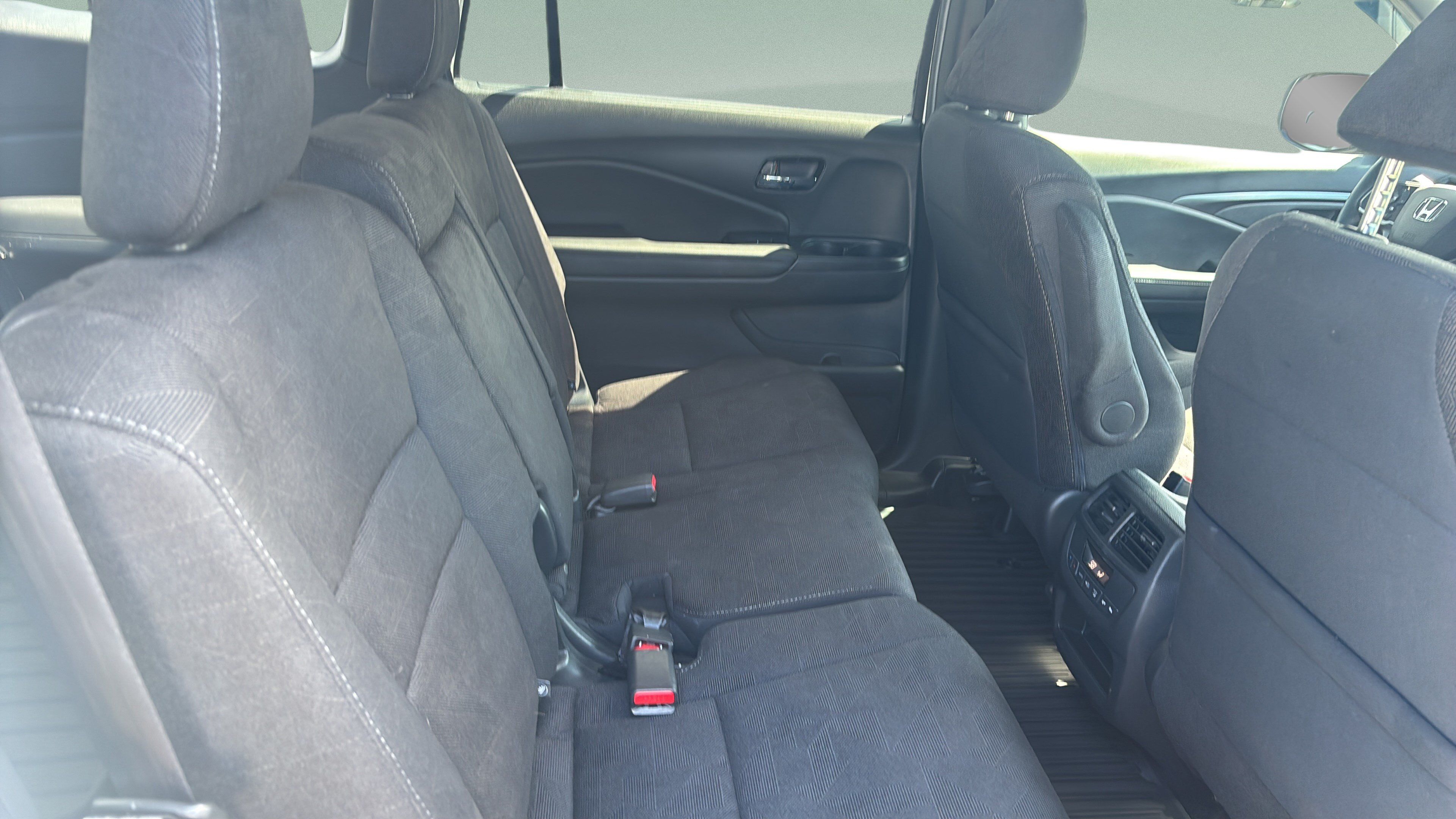 Used 2022 Honda Pilot Sport image 23