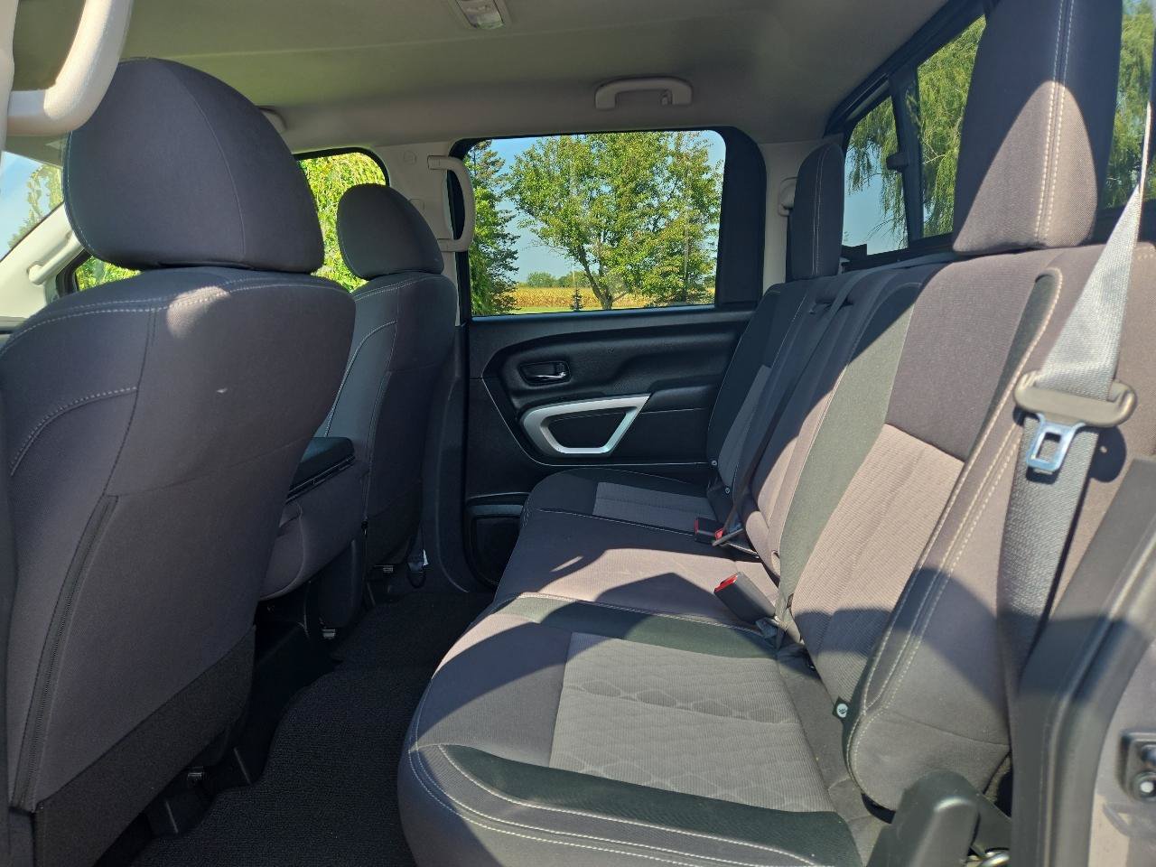 Used 2024 Nissan Titan SV AWD/4WD image 9