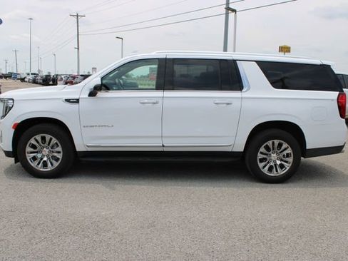 Used 2022 GMC Yukon XL Denali AWD/4WD image 11