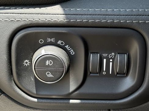 Used 2022 RAM 1500 Limited RWD image 23