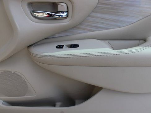Used 2015 Nissan Murano S FWD image 14