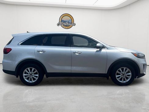 Used 2020 Kia Sorento LX FWD image 23