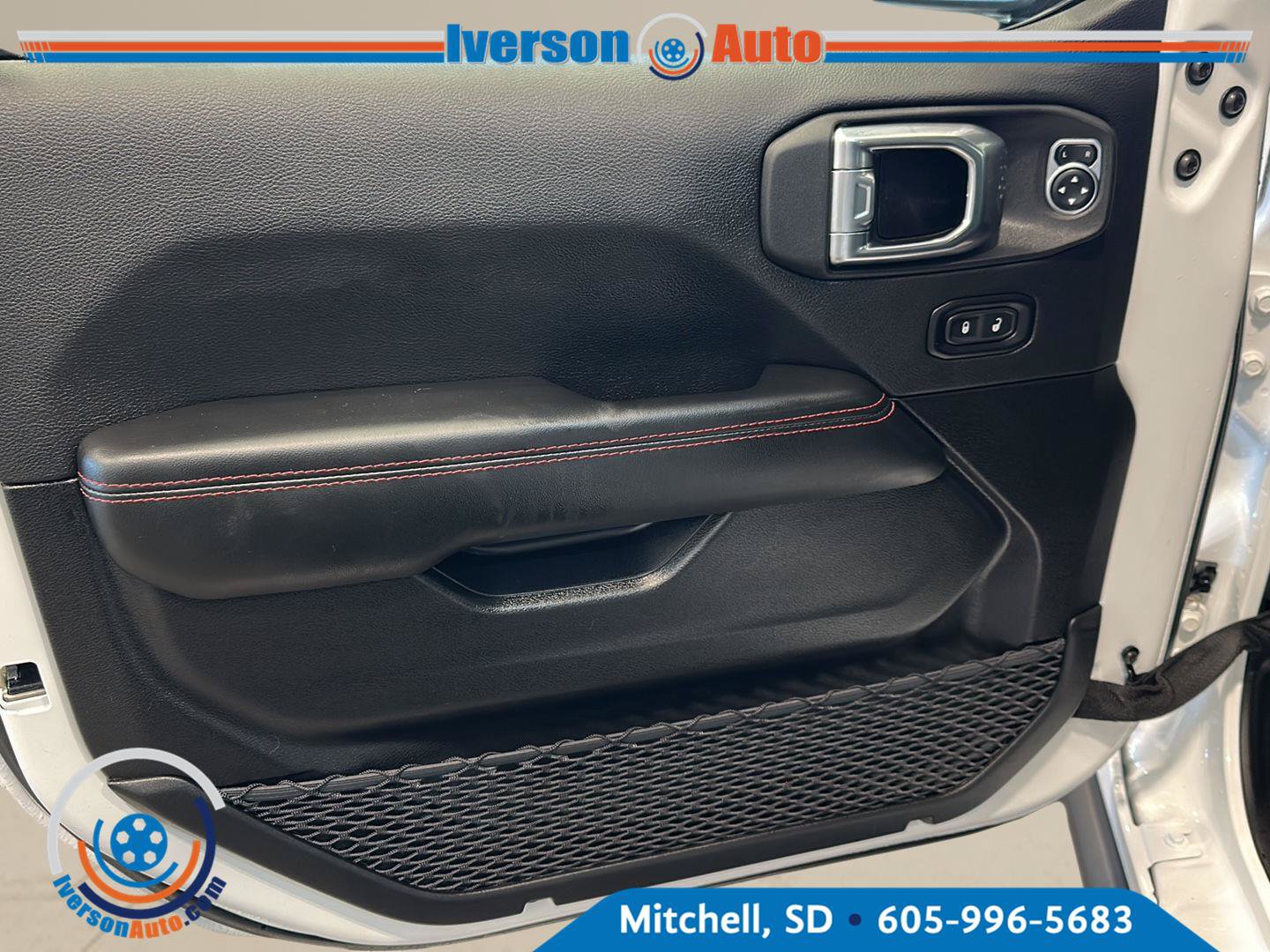 Used 2026 Jeep Wrangler Rubicon AWD/4WD image 13