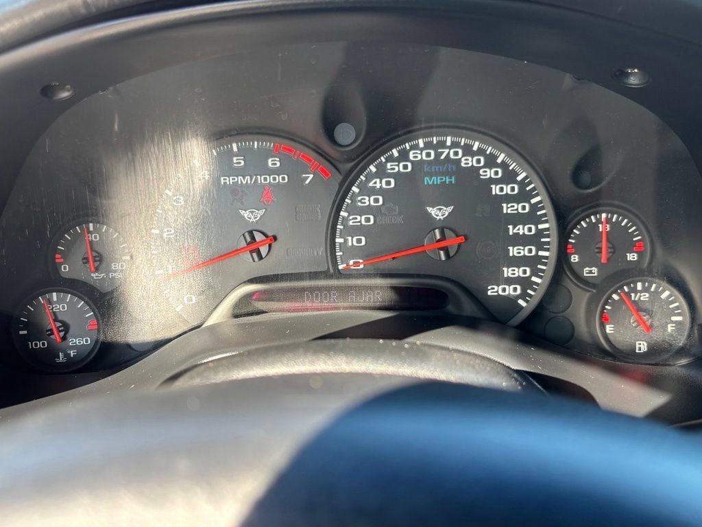 Used 2001 Chevrolet Corvette Coupe w/ Preferred Equipment Group2 RWD image 30