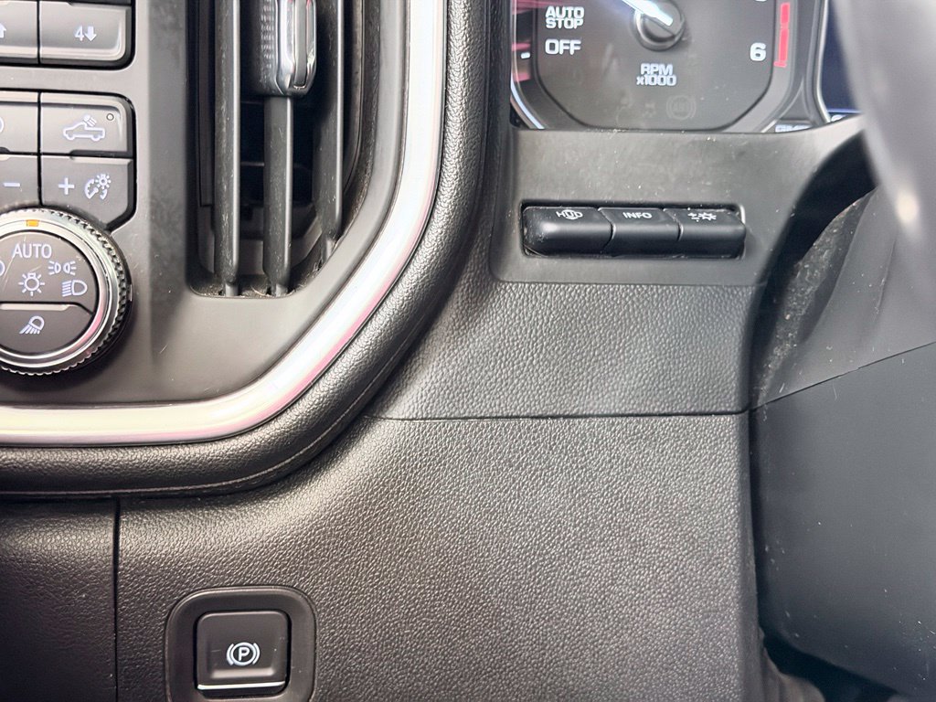 Used 2021 GMC Sierra 1500 AT4 w/ AT4 Premium Package AWD/4WD image 42