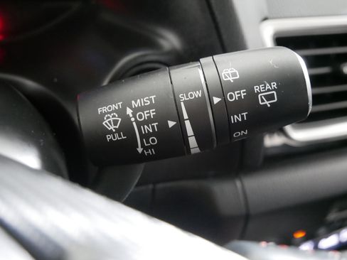 Used 2015 MAZDA MAZDA3 i Touring w/ Technology Package image 31