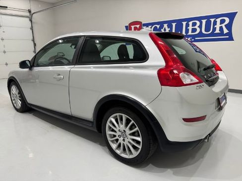 Used 2011 Volvo C30 T5 w/ Preferred Pkg image 4