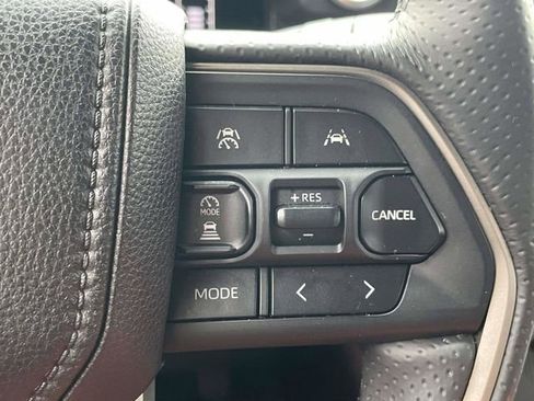 Used 2025 Toyota 4Runner SR5 image 11