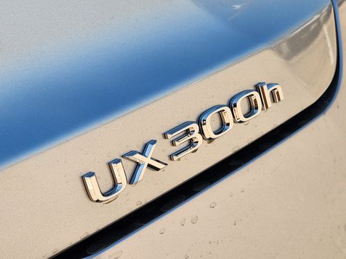 New 2026 Lexus UX 300h FWD image 22