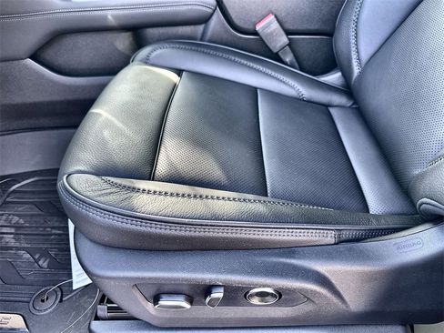 New 2026 GMC Yukon XL Denali w/ LPO, Floor Liner Package image 25