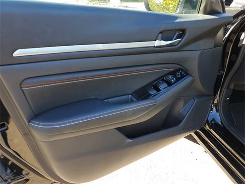 Used 2023 Nissan Altima 2.0 SR image 6