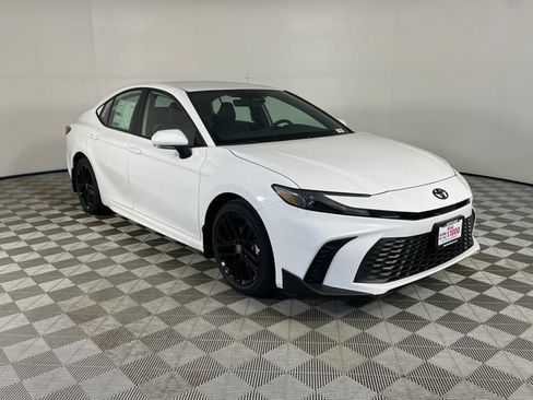 New 2026 Toyota Camry SE FWD image 10