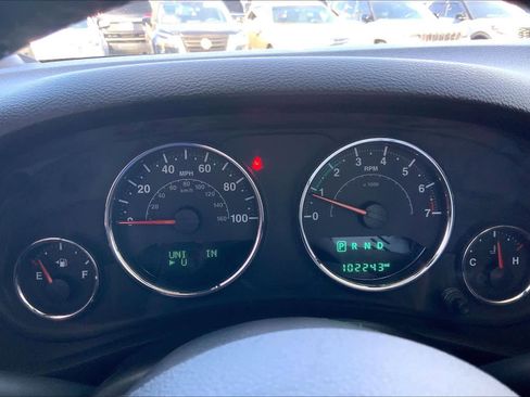 Used 2015 Jeep Wrangler Unlimited Sahara w/ Max Tow Package image 25