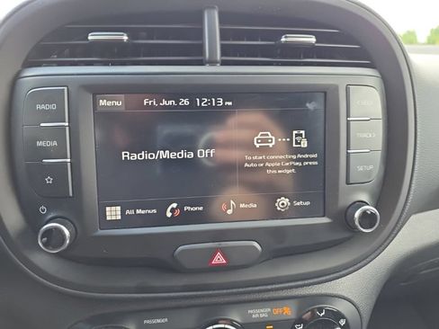 Used 2025 Kia Soul LX w/ LX Technology Package FWD image 17
