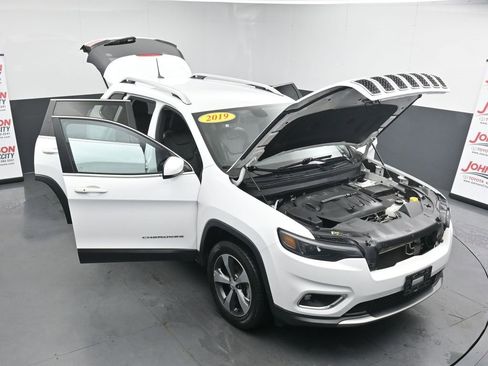 Used 2019 Jeep Cherokee Limited image 41