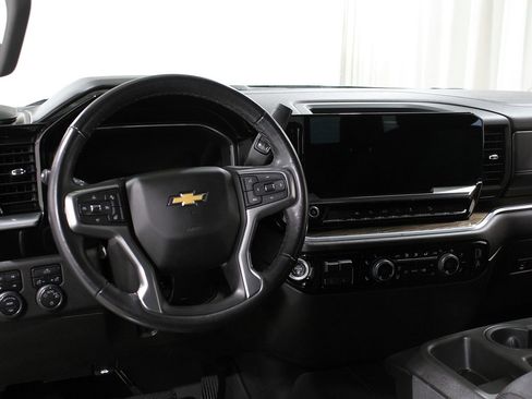 Certified 2022 Chevrolet Silverado 1500 LT w/ Z71 Off-Road Package image 7
