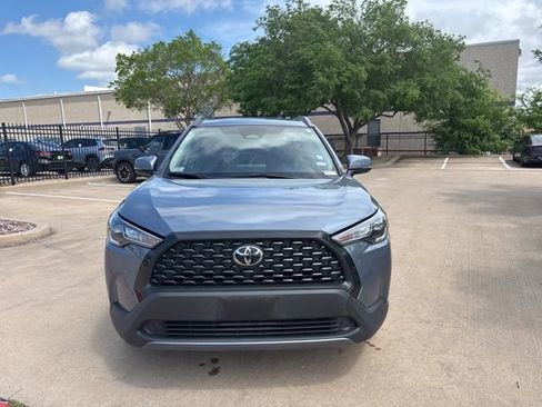 Certified 2024 Toyota Corolla Cross LE w/ Moonroof Package image 2