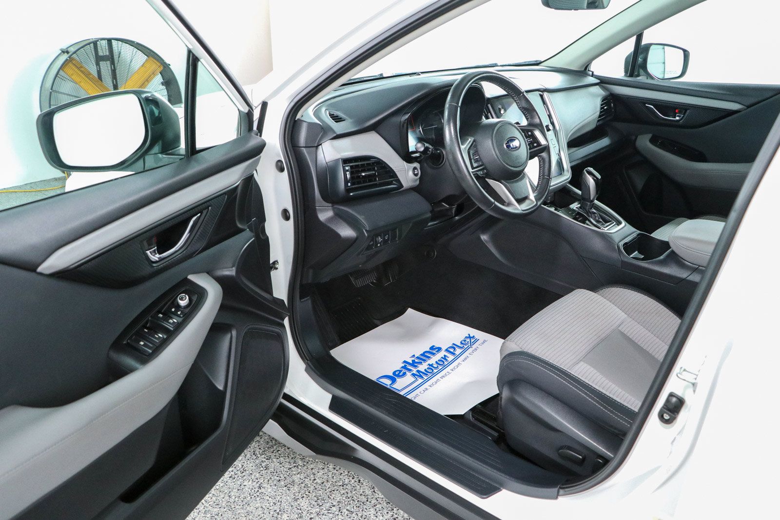 Used 2022 Subaru Outback Premium AWD/4WD image 3