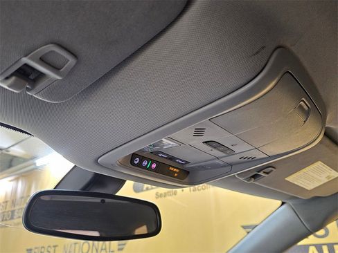 Used 2020 Buick Enclave Essence image 33