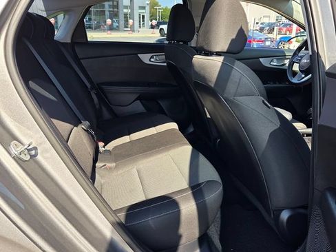 Used 2022 Kia Forte LXS FWD image 15