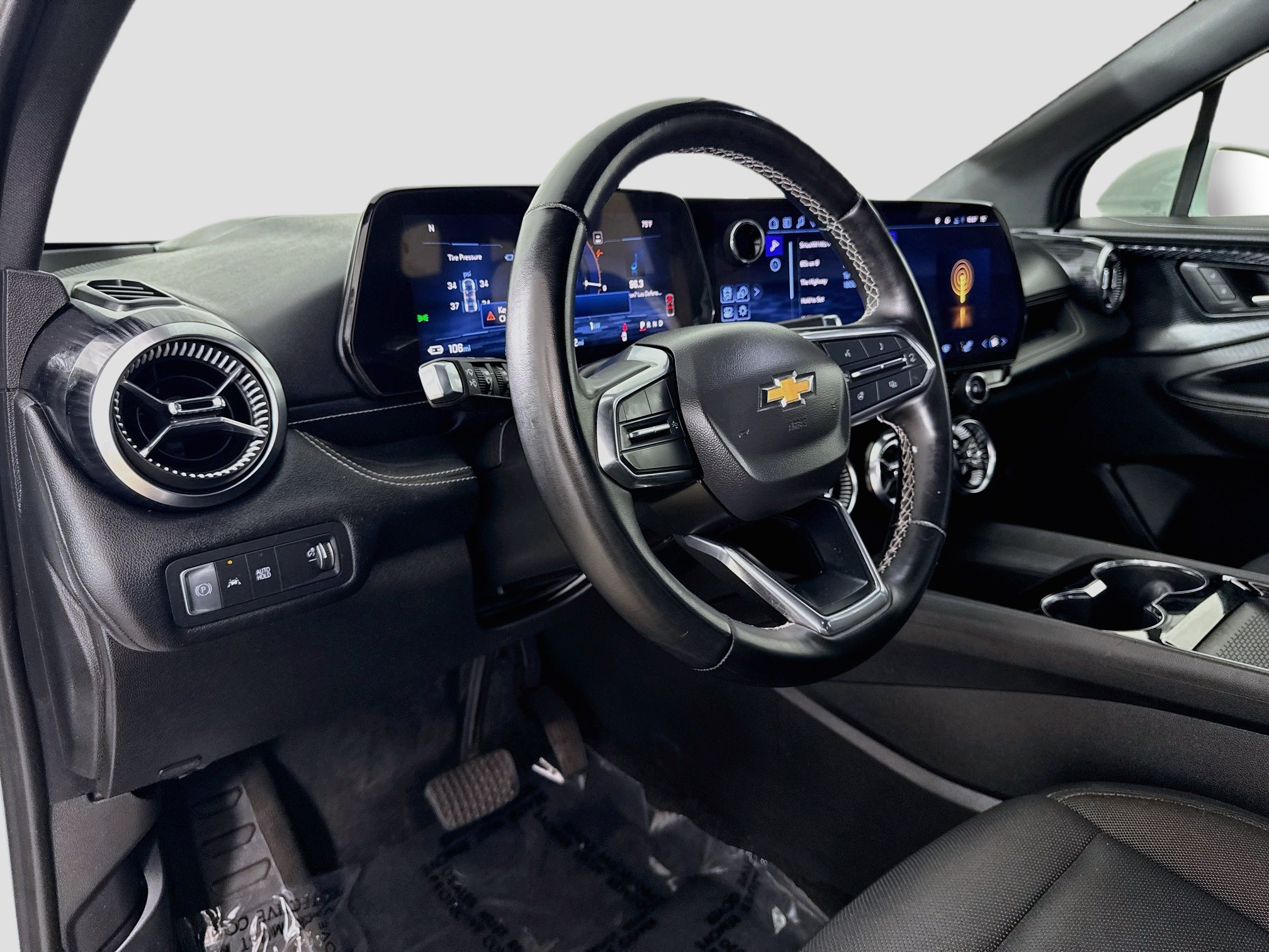 Used 2024 Chevrolet Blazer EV LT AWD/4WD image 11
