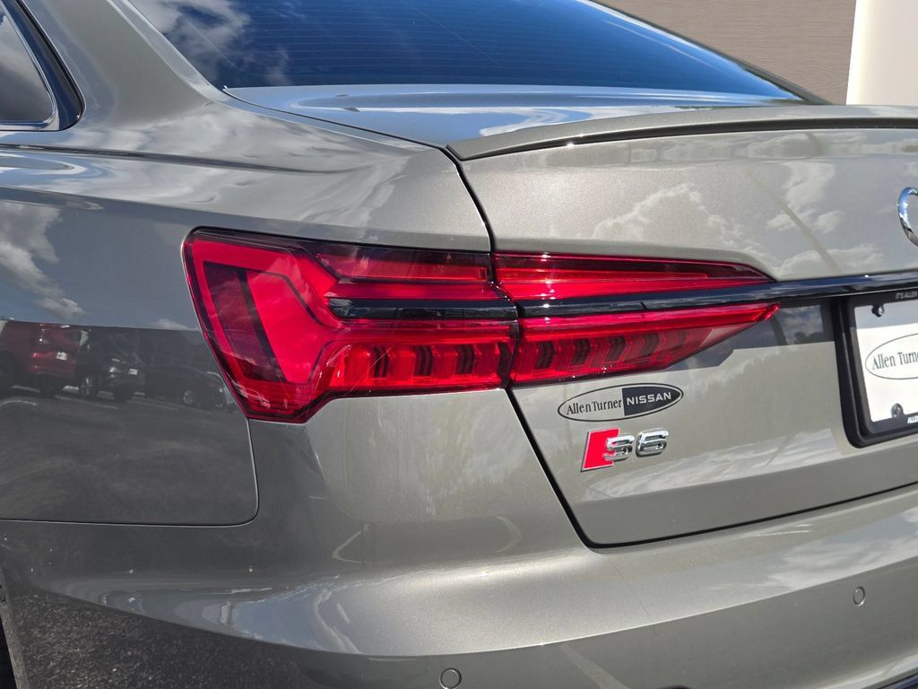 Used 2025 Audi S6 Premium Plus AWD/4WD image 9