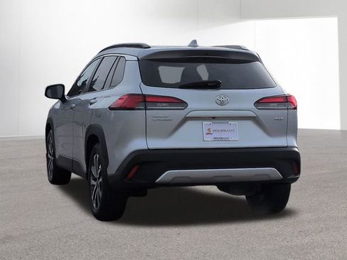 Used 2023 Toyota Corolla Cross XLE image 8