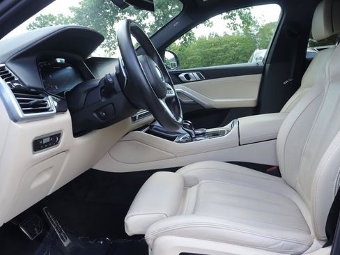 Used 2022 BMW X6 M50i AWD/4WD image 10