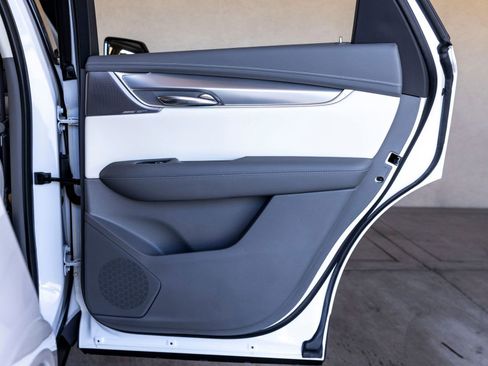 Used 2021 Cadillac XT5 Premium Luxury image 27