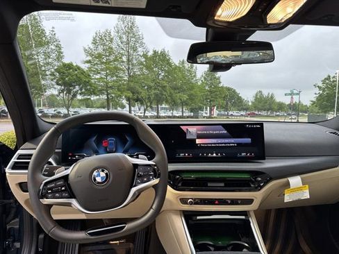 Certified 2025 BMW 330i xDrive Sedan w/ Premium Package AWD/4WD image 12