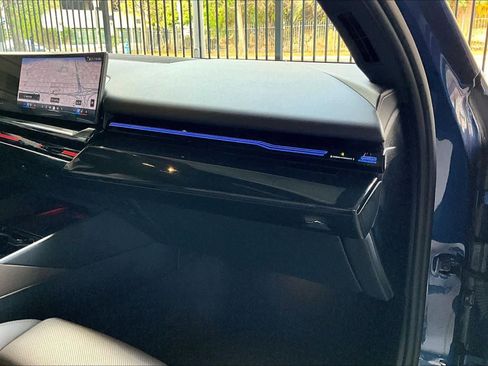 Used 2024 BMW 530i image 18