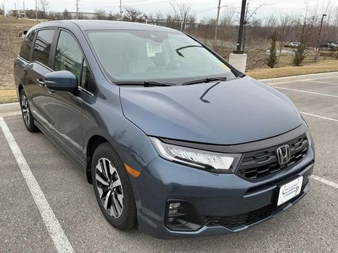 Used 2026 Honda Odyssey EX-L image 3