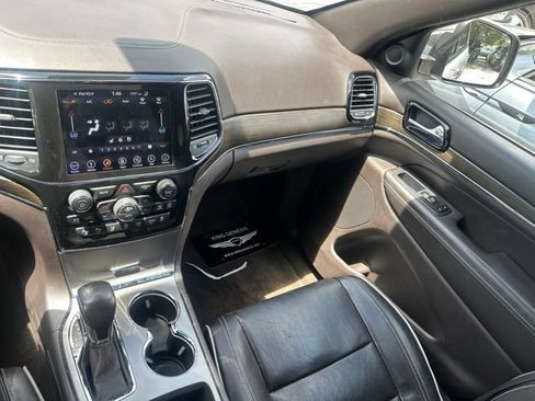 Used 2019 Jeep Grand Cherokee Overland RWD image 11