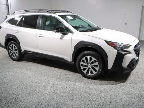Used 2024 Subaru Outback Premium AWD/4WD image 6