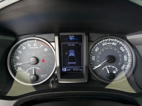 Used 2019 Toyota Tacoma TRD Sport AWD/4WD image 24