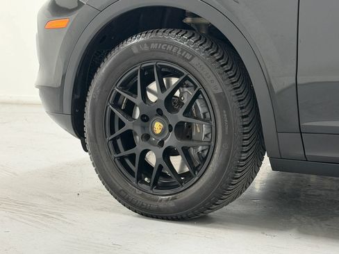 Used 2022 Porsche Cayenne AWD/4WD image 97