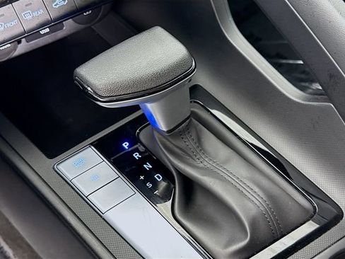 Used 2024 Hyundai Elantra SEL image 17