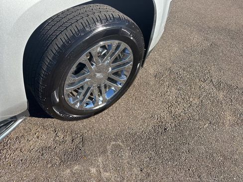 Used 2019 Cadillac Escalade 4WD image 24