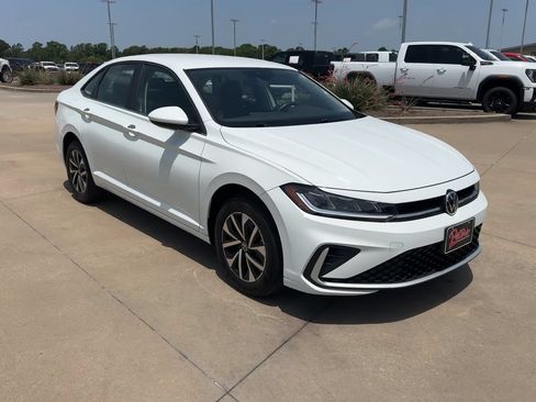 Used 2025 Volkswagen Jetta S FWD image 3