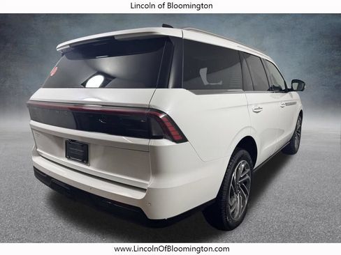 New 2026 Lincoln Navigator Reserve AWD/4WD image 7