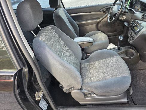 Used 2001 Ford Focus ZX3 Hatchback image 14