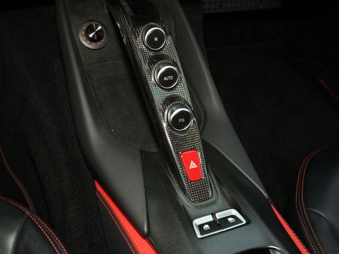 Used 2019 Ferrari 812 Superfast image 26