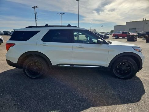 Used 2022 Ford Explorer XLT w/ Class IV Trailer Tow Package AWD/4WD image 6