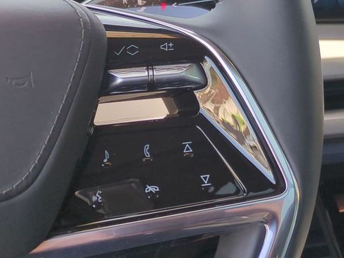 Certified 2026 Cadillac Vistiq Premium Luxury AWD/4WD image 28