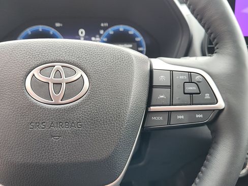 Certified 2025 Toyota Grand Highlander AWD image 18