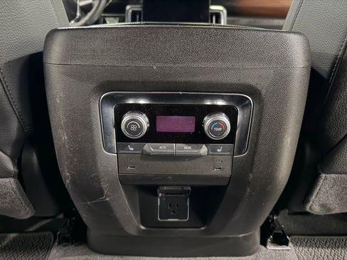 Used 2025 GMC Yukon XL Denali AWD/4WD image 28