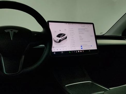 Used 2022 Tesla Model Y Long Range AWD/4WD image 63