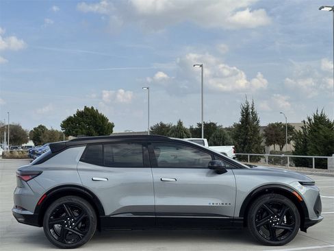 New 2026 Chevrolet Equinox EV RS image 3