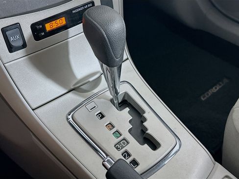 Used 2011 Toyota Corolla LE image 23