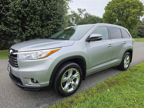 Used 2015 Toyota Highlander Limited Platinum AWD/4WD image 2